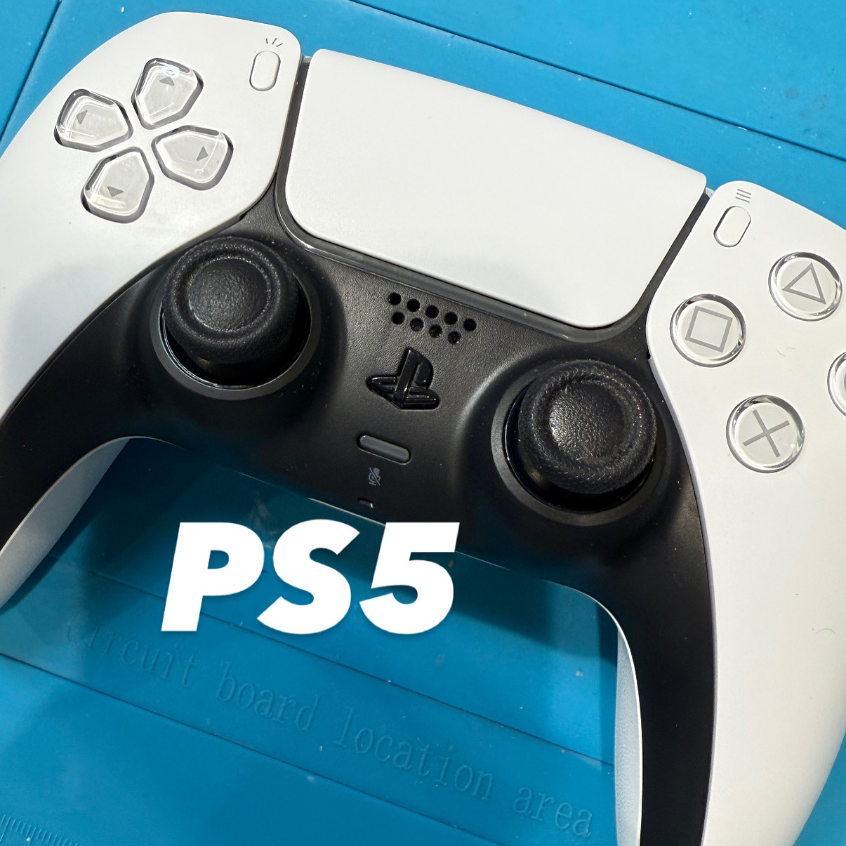 【本日の修理】PS5コントローラークリーニング