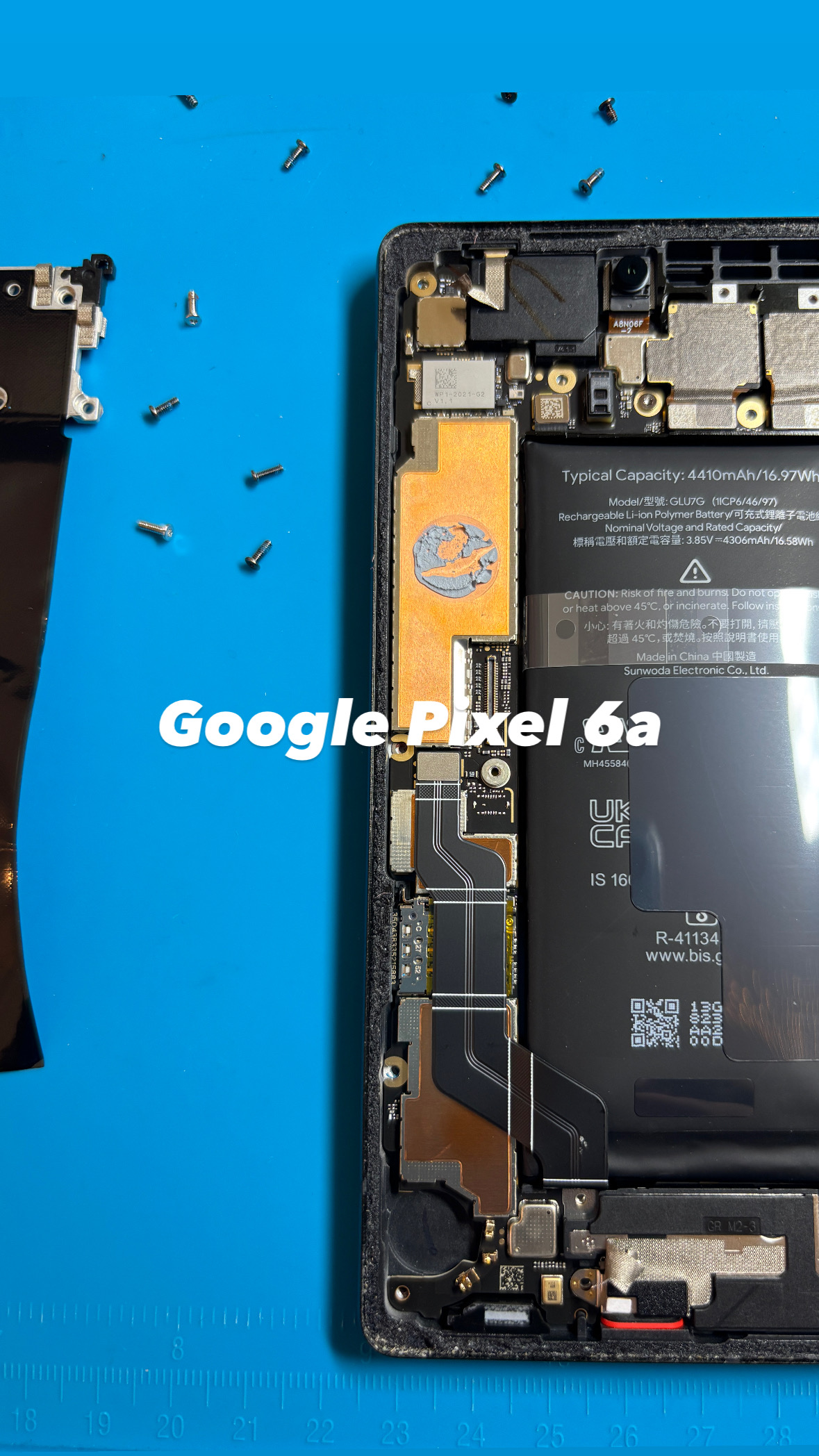 【本日の修理】Google Pixel6a　バッテリーが膨張してる！